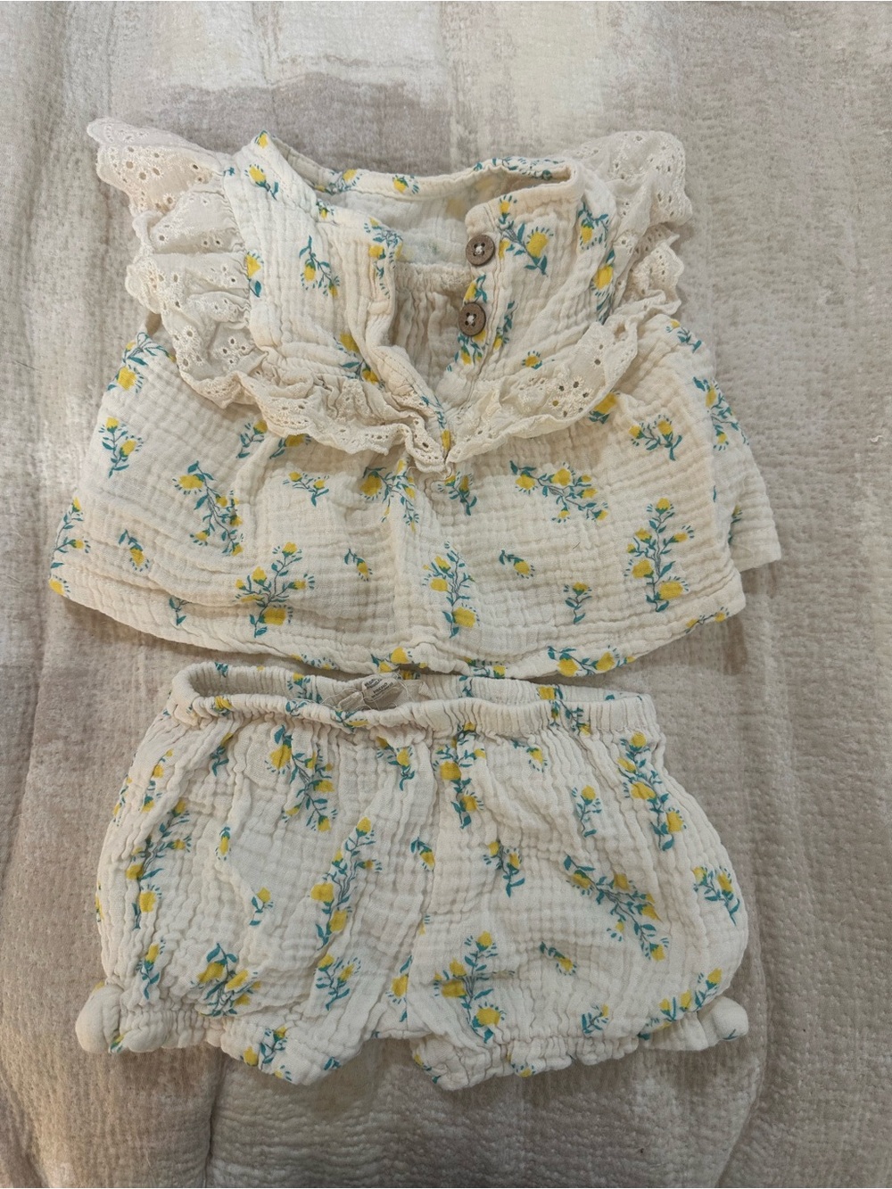 |Jessica Simpson| Cream Floral Ruffle Two-Piece Set - Yellow & Blue